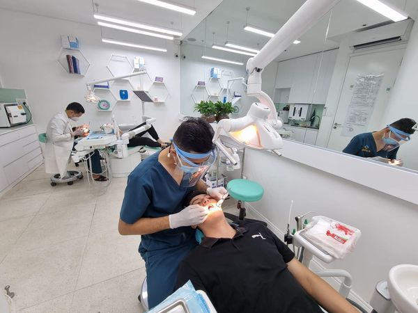 Dán sứ Veneer - Nha khoa Á Đông