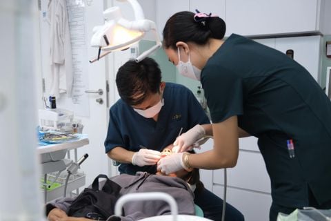 Đội ngũ nha sĩ tại Á Đông có chuyên môn và tay nghề cao