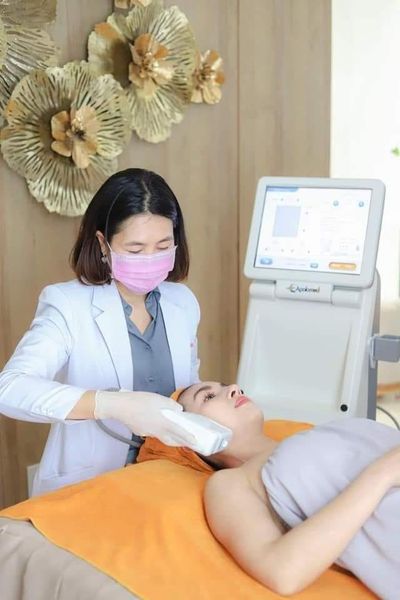Bác sĩ Da liễu Chung Tố Phương tại Thẩm mỹ Á Đông